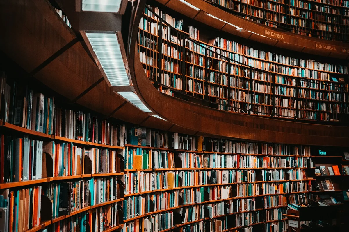 الملفات والأوراق الرسمية